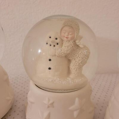 Lot 319: Snowbabies Water Globes (5(