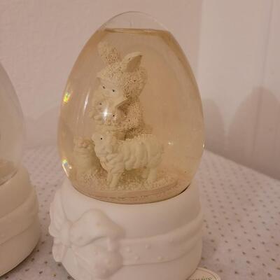 Lot 322: Snowbabies Water Globes (5)
