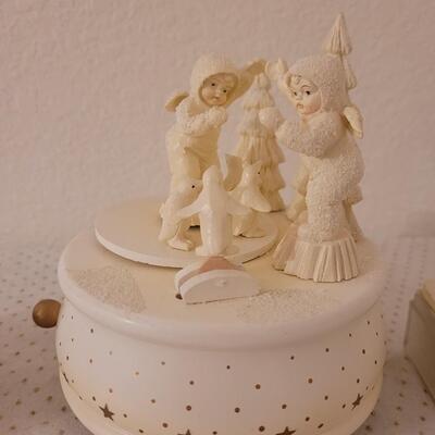 Lot 324: Snowbabies and Penguins lot