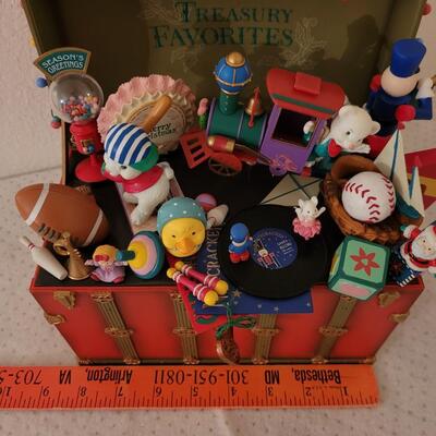 Lot 325: San Francisco Music Box Toy Chest