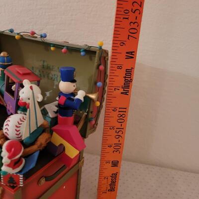 Lot 325: San Francisco Music Box Toy Chest