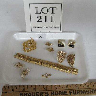 Lot of Nice Vintage Costume Jewelry, Monet, Napier, Parkland Read Description for details