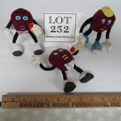 3 Bendee California Raisins Toys