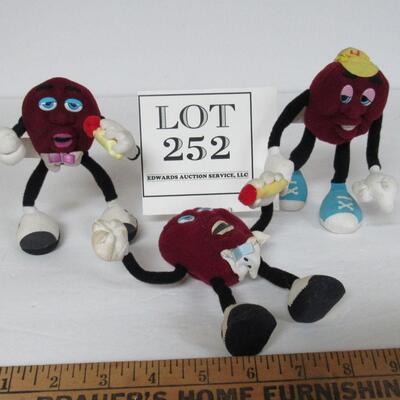 3 Bendee California Raisins Toys
