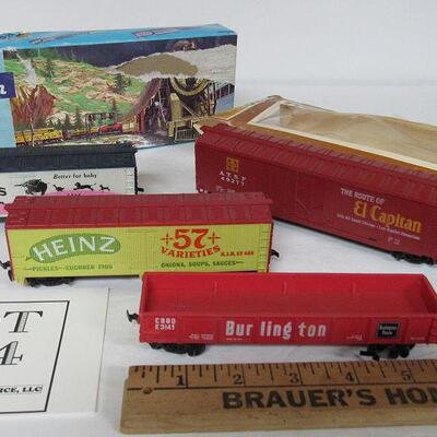 Older Train Cars, Gerber, Heinz, More, and Model Train Pieces in Box