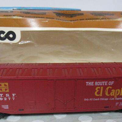 Older Train Cars, Gerber, Heinz, More, and Model Train Pieces in Box