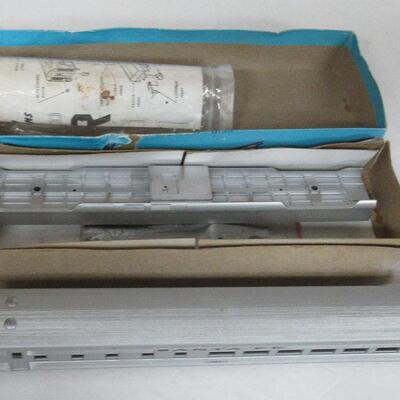 Older Train Cars, Gerber, Heinz, More, and Model Train Pieces in Box