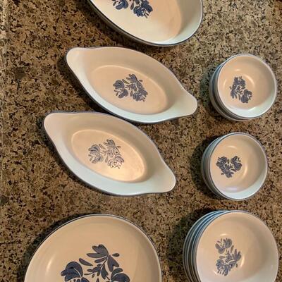 Pfaltzgraff dish set