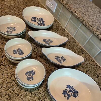 Pfaltzgraff dish set