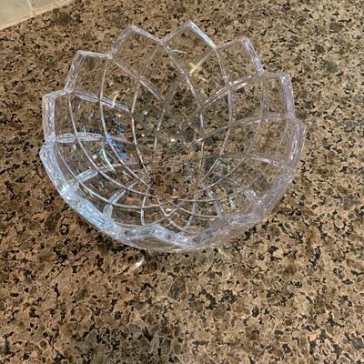 8" crystal bowl with cut out design on edge