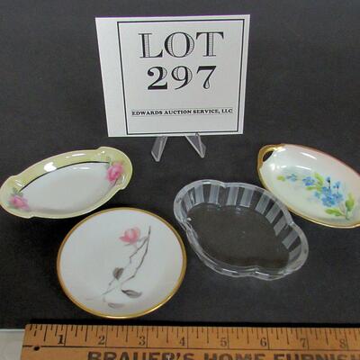 Lot of Butter Pats Or Nut Dishes