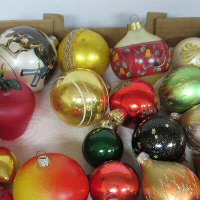 Lot of Old Christmas Ornaments
