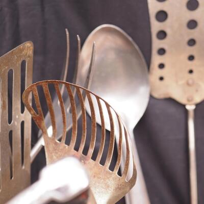 Lot 106 Swedish iron Rosette makers, Vintage Kitchen tools and collectibles