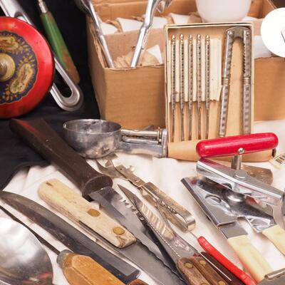 Lot 106 Swedish iron Rosette makers, Vintage Kitchen tools and collectibles