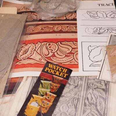 Lot 111 Leather lacing. Leather lacing post, patterns, lots of Leather craft things 