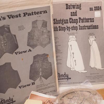 Lot 111 Leather lacing. Leather lacing post, patterns, lots of Leather craft things 