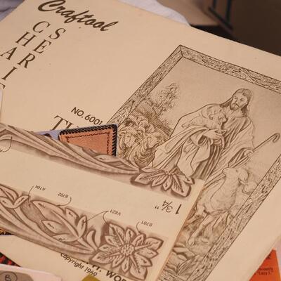 Lot 111 Leather lacing. Leather lacing post, patterns, lots of Leather craft things 