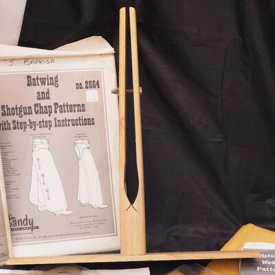 Lot 111 Leather lacing. Leather lacing post, patterns, lots of Leather craft things 