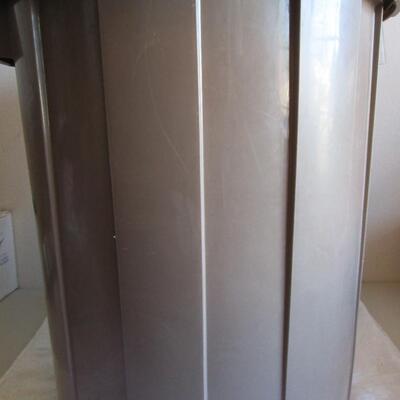 #30 Fesco Plastic Trash Can