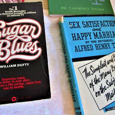 #33 Eight books, Health and Financial
