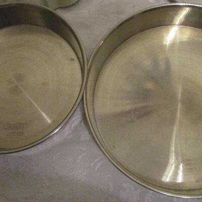 #41 Baking pans and pie guard