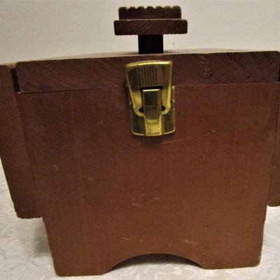 #79 Vintage Shoe Shine box with accessories
