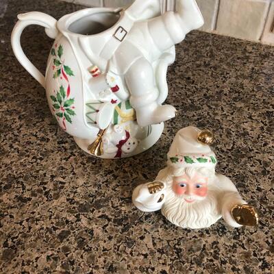 Vintage Lenox Santa Holiday Collection teapot with gold accents MINT