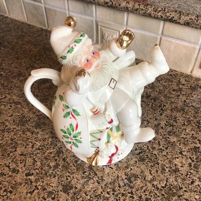 Vintage Lenox Santa Holiday Collection teapot with gold accents MINT