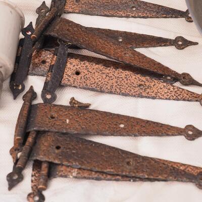 Lot 104 Hinges metal vintage bowls pail