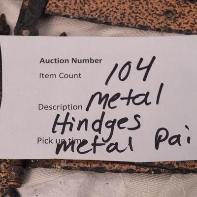 Lot 104 Hinges metal vintage bowls pail