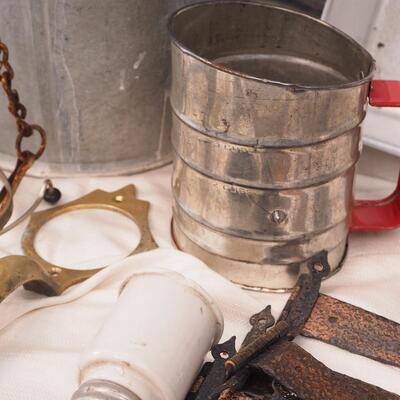 Lot 104 Hinges metal vintage bowls pail