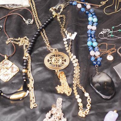 Lot 116 Vintage Costume jewelry and travel cases, earring metal tree