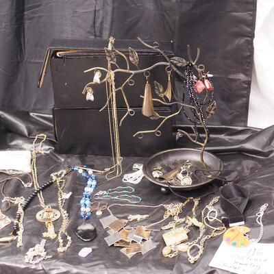 Lot 116 Vintage Costume jewelry and travel cases, earring metal tree