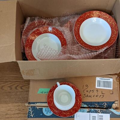 Chris Madden Christmas dinner set