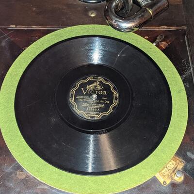 Incredible Shape Victor Talking Machine Co Victrola
