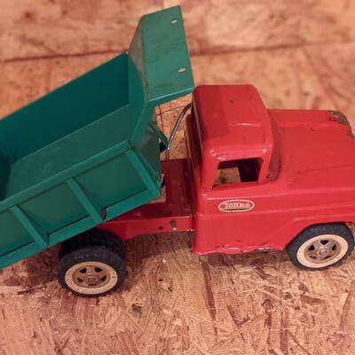 Tonka dump truck