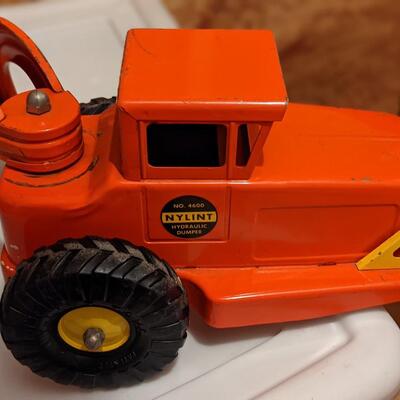 Nylint Hydraulic dumper no 4600