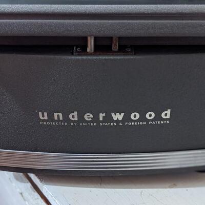 Incredible condition Underwood Typewriter