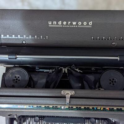 Incredible condition Underwood Typewriter
