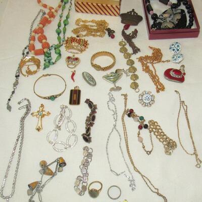 Lot 7- Vintage Costume Jewelry 