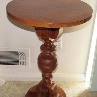  Lot 14- Vintage Small Round Wood Table