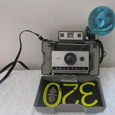 Lot 36-Polaroid 320 Land Camera W/Flash & Instructions 