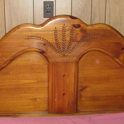 Lot 40- Vintage Queen Oak Wood Bed Frame 