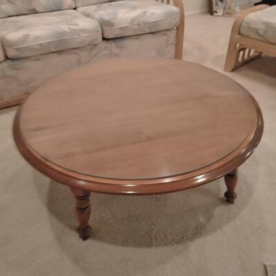 LOT 5 ROUND WOODEN COFFEE TABLE