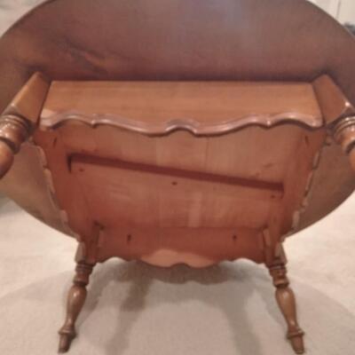 LOT 5 ROUND WOODEN COFFEE TABLE