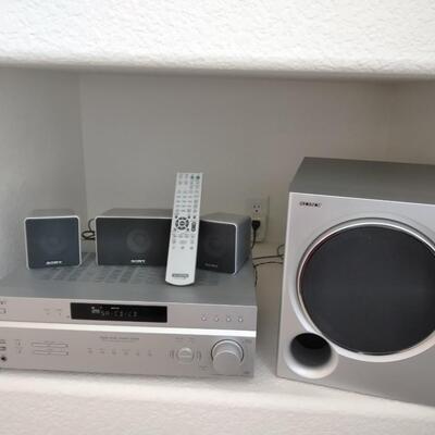 LOT 9 SONY RECIEVER WITH SURROUND SOUND SPEAKERS 