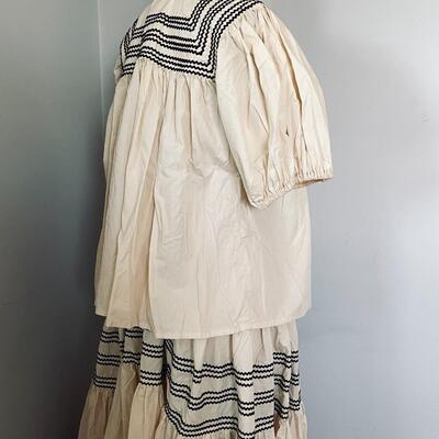 Lot 35  Vintage 2 Piece Cherokee Style Cloth Dress Ric Rac Trim Size Ladies Medium 