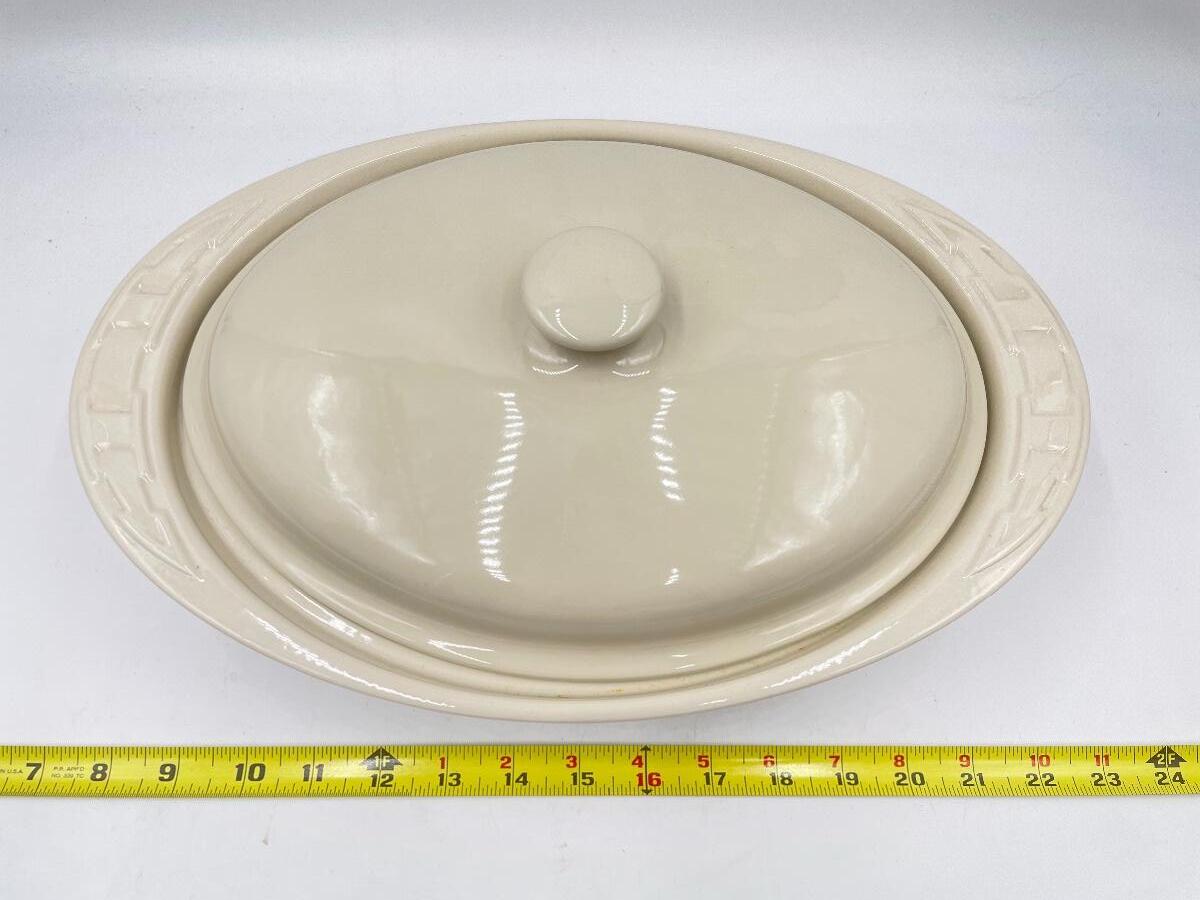 LONGABERGER POTTERY OVAL CASSEROLE DISH W/LID