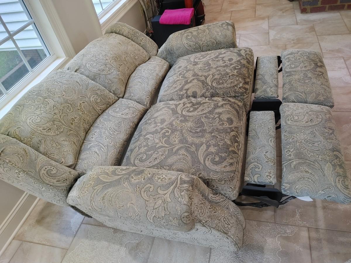 5 Plush Double Reclining Love Seat