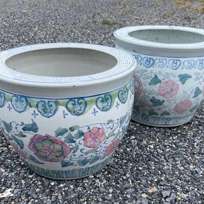 O2219 Two Ceramic Planters